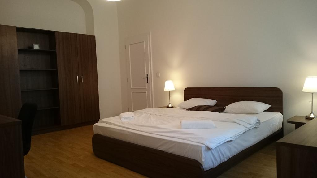 Lion Apartments Medena, Big Size, High Ceilings Μπρατισλάβα Δωμάτιο φωτογραφία