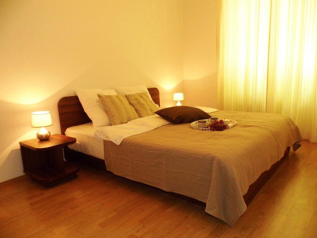 Lion Apartments Medena, Big Size, High Ceilings Μπρατισλάβα Δωμάτιο φωτογραφία