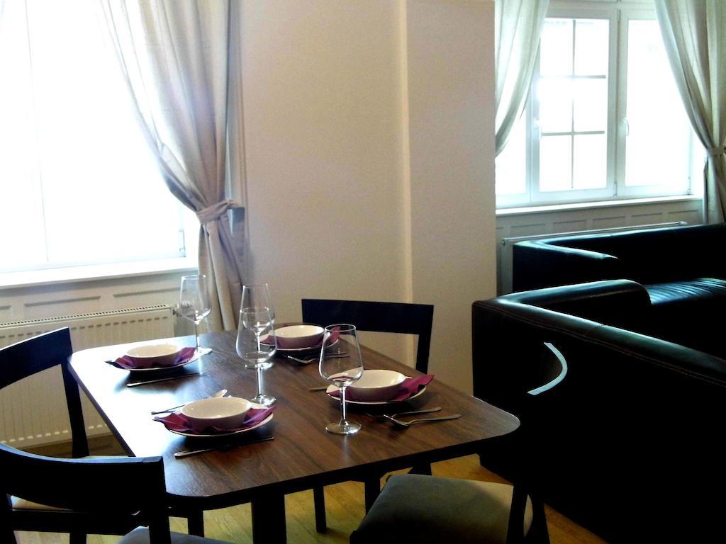Lion Apartments Medena, Big Size, High Ceilings Μπρατισλάβα Δωμάτιο φωτογραφία