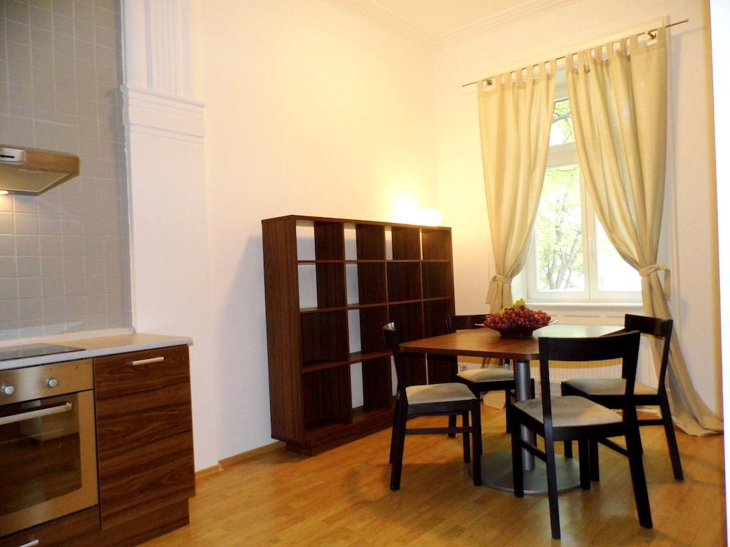 Lion Apartments Medena, Big Size, High Ceilings Μπρατισλάβα Δωμάτιο φωτογραφία