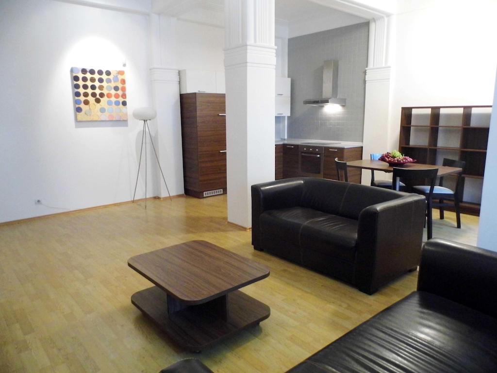 Lion Apartments Medena, Big Size, High Ceilings Μπρατισλάβα Δωμάτιο φωτογραφία