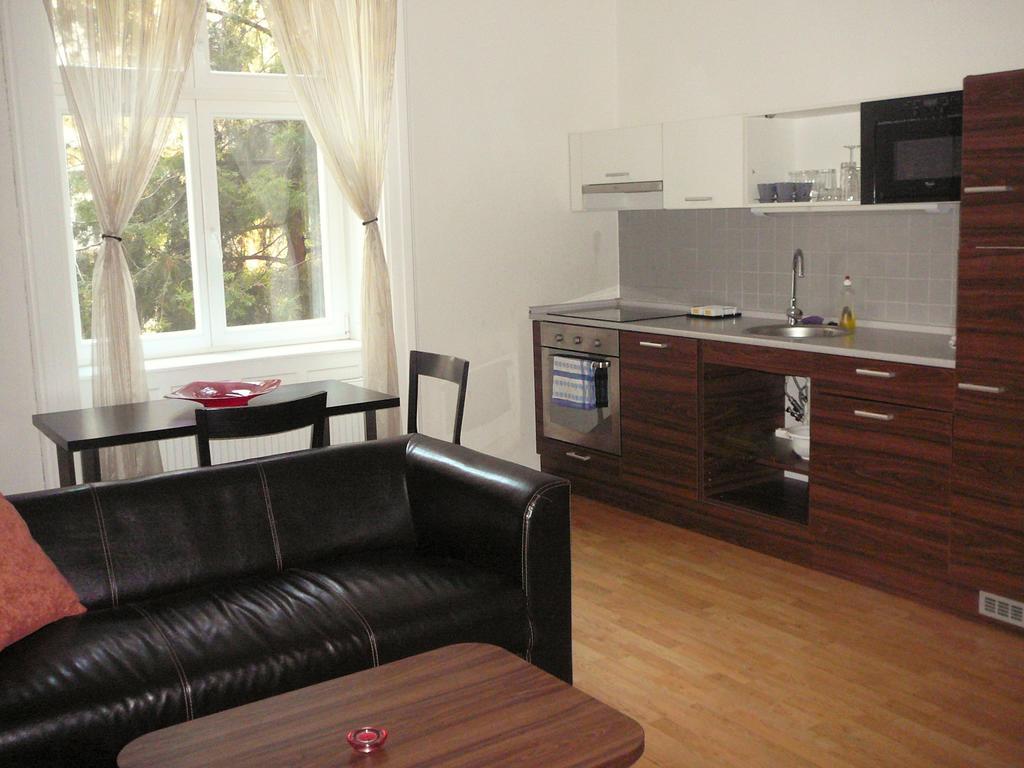 Lion Apartments Medena, Big Size, High Ceilings Μπρατισλάβα Εξωτερικό φωτογραφία