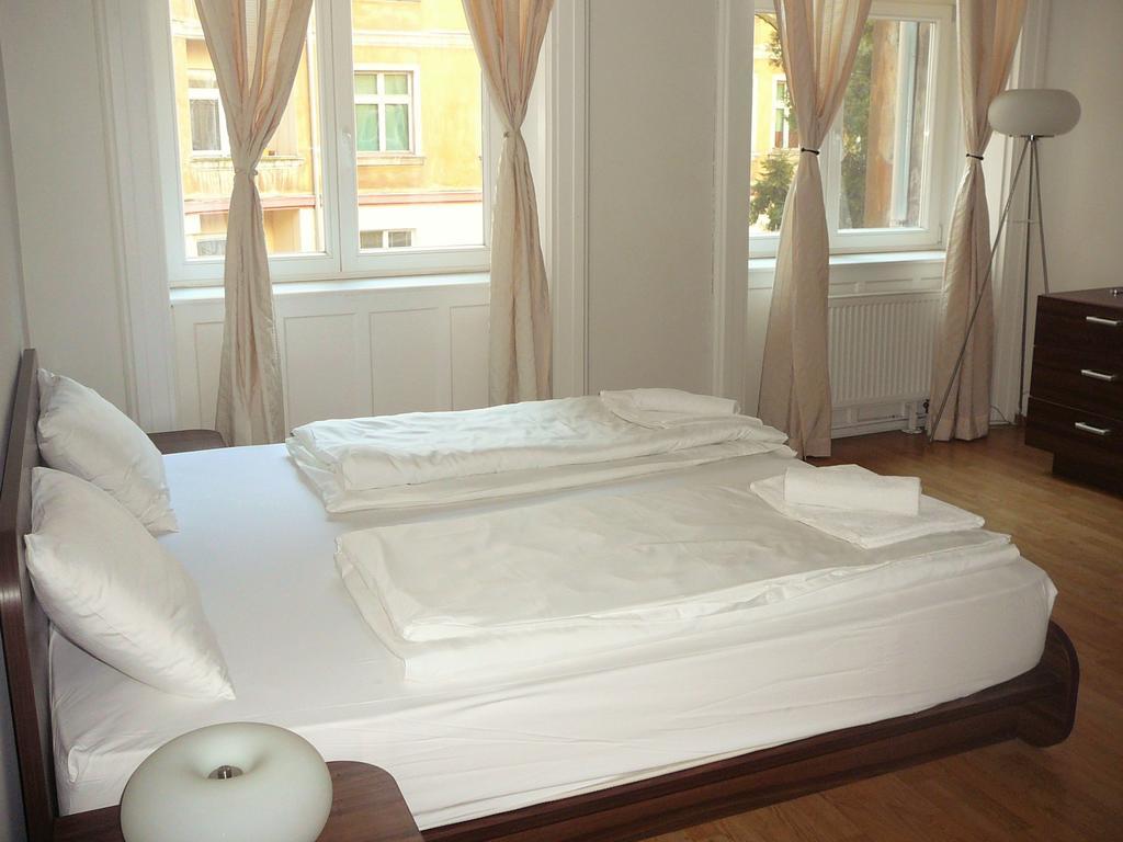 Lion Apartments Medena, Big Size, High Ceilings Μπρατισλάβα Εξωτερικό φωτογραφία
