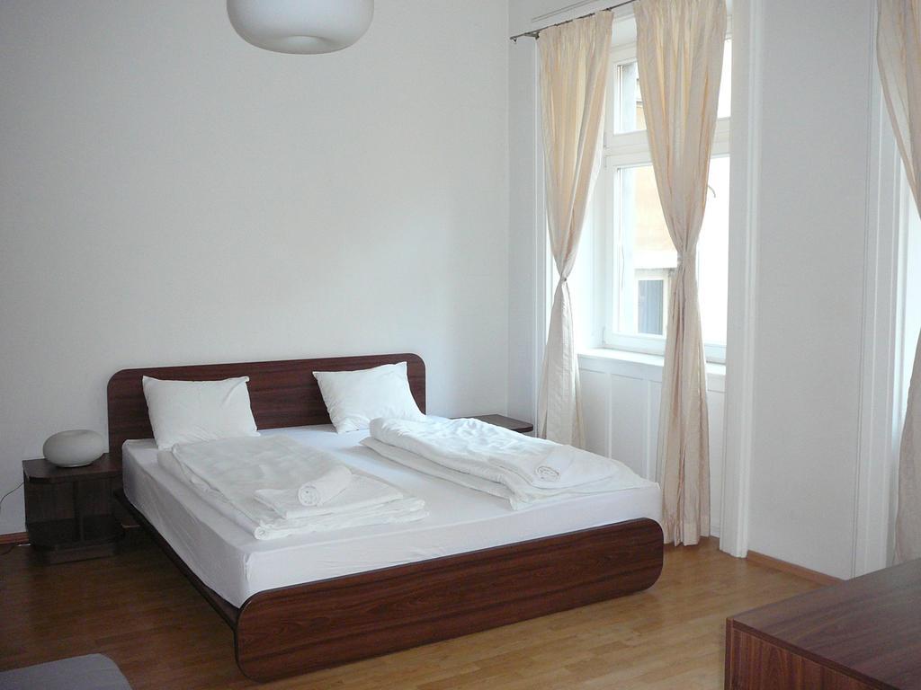 Lion Apartments Medena, Big Size, High Ceilings Μπρατισλάβα Εξωτερικό φωτογραφία