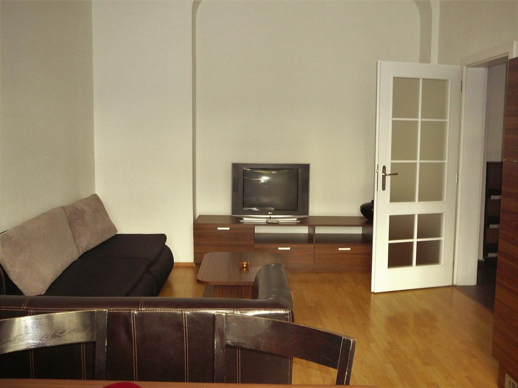 Lion Apartments Medena, Big Size, High Ceilings Μπρατισλάβα Εξωτερικό φωτογραφία