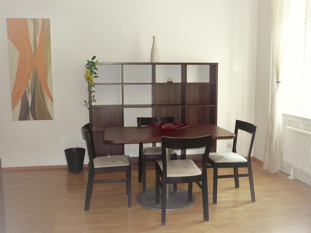 Lion Apartments Medena, Big Size, High Ceilings Μπρατισλάβα Εξωτερικό φωτογραφία