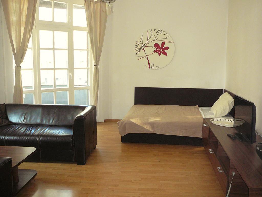 Lion Apartments Medena, Big Size, High Ceilings Μπρατισλάβα Εξωτερικό φωτογραφία