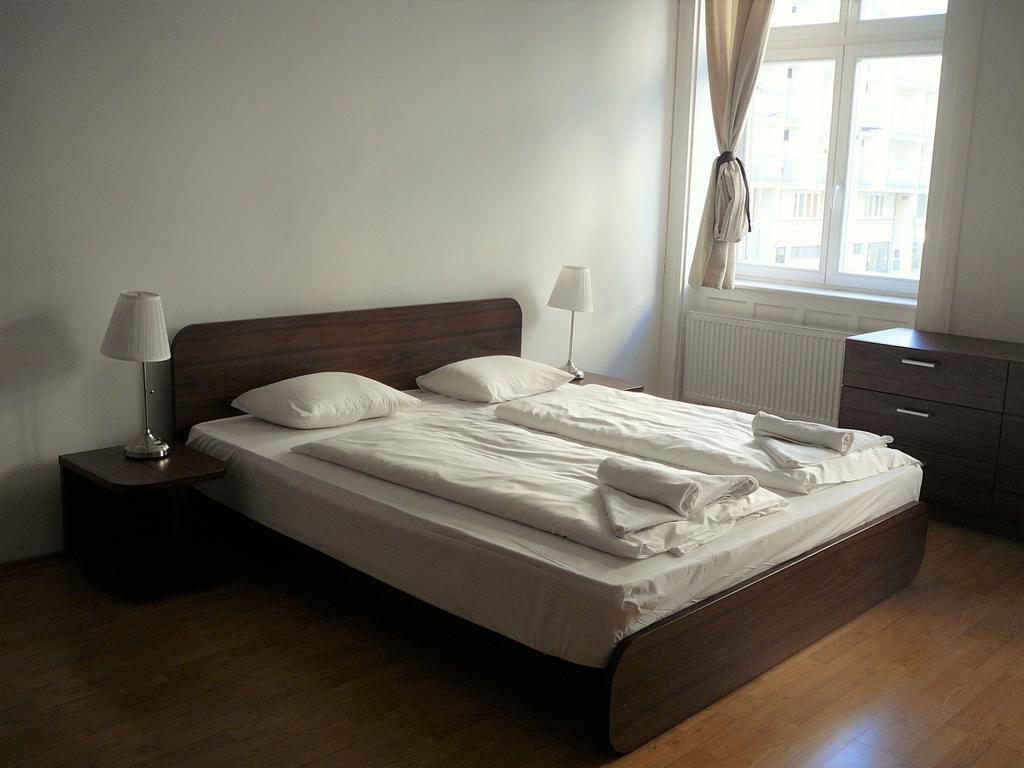 Lion Apartments Medena, Big Size, High Ceilings Μπρατισλάβα Εξωτερικό φωτογραφία